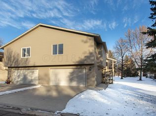 20 Fremont Dr S, Fargo, ND 58103