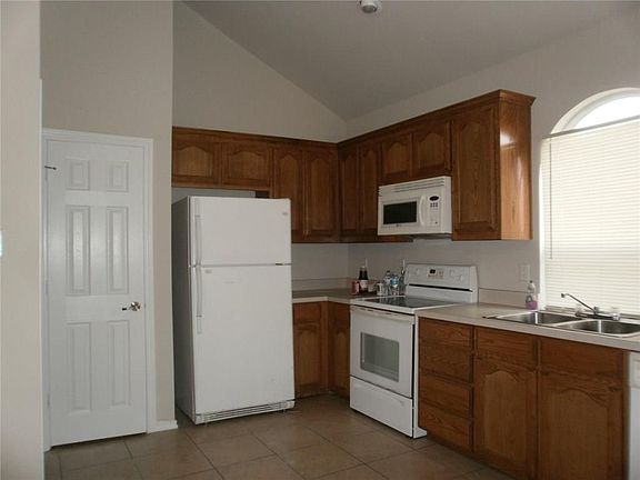 4th image of 2105 Haylee Dr