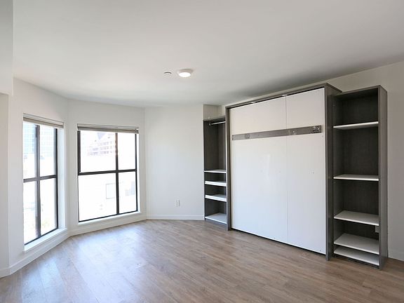 2nd image of 1532 Howard St #501