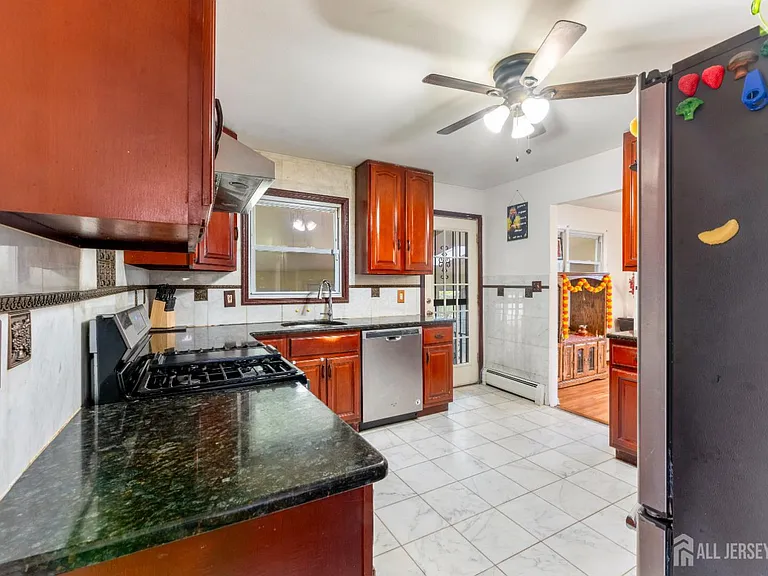 22 Foley Ave — Photo 10