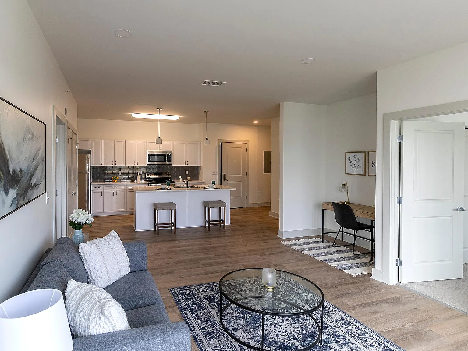 DeLaet's Landing - 99 New Broadway — Photo 2