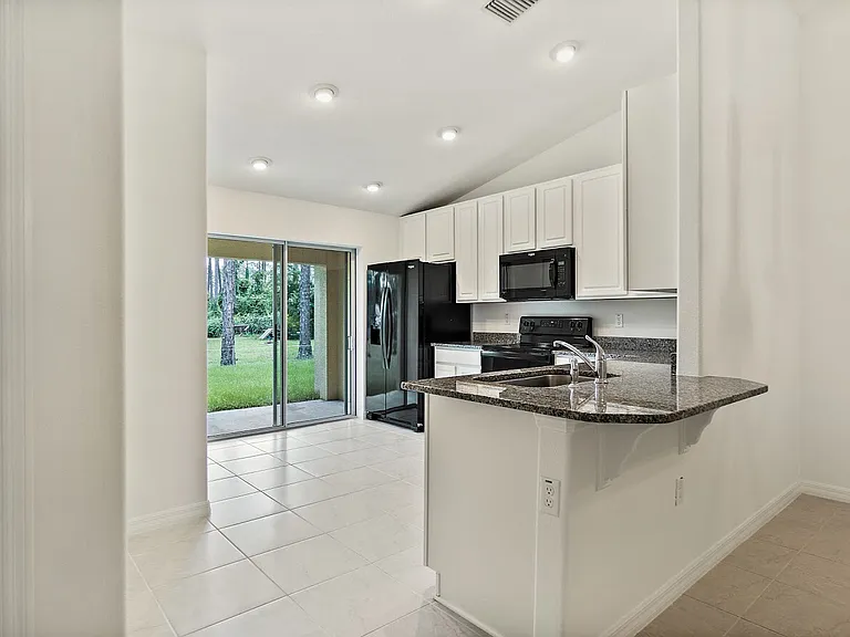 24 Farnum Ln #A — Photo 22