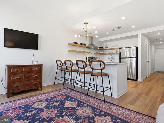 4th image of 1726 Aliceanna St APT 405