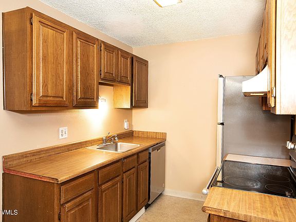 3rd image of 1050 W Beaver Creek Blvd Suite D103