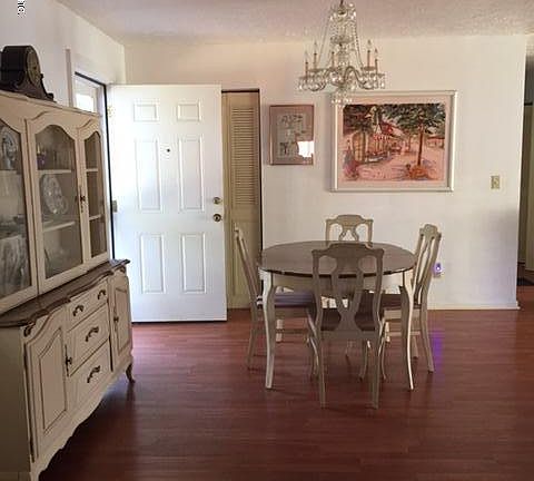 3rd image of 464 Arricola Ave