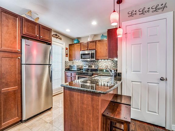 2nd image of 4804B Bradford Dr