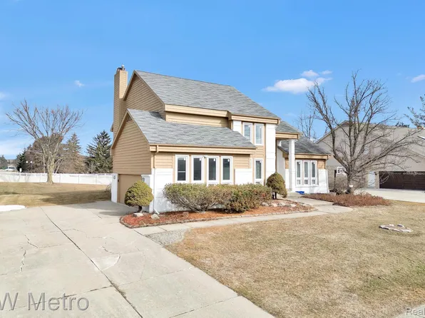 6250 Stonebridge, West Bloomfield, MI 48322