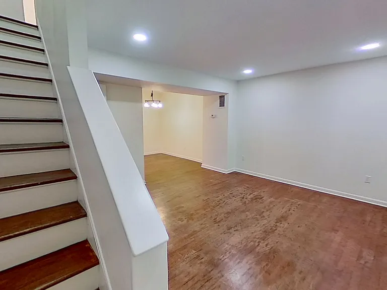 122 S Shenandoah Ave — Photo 1