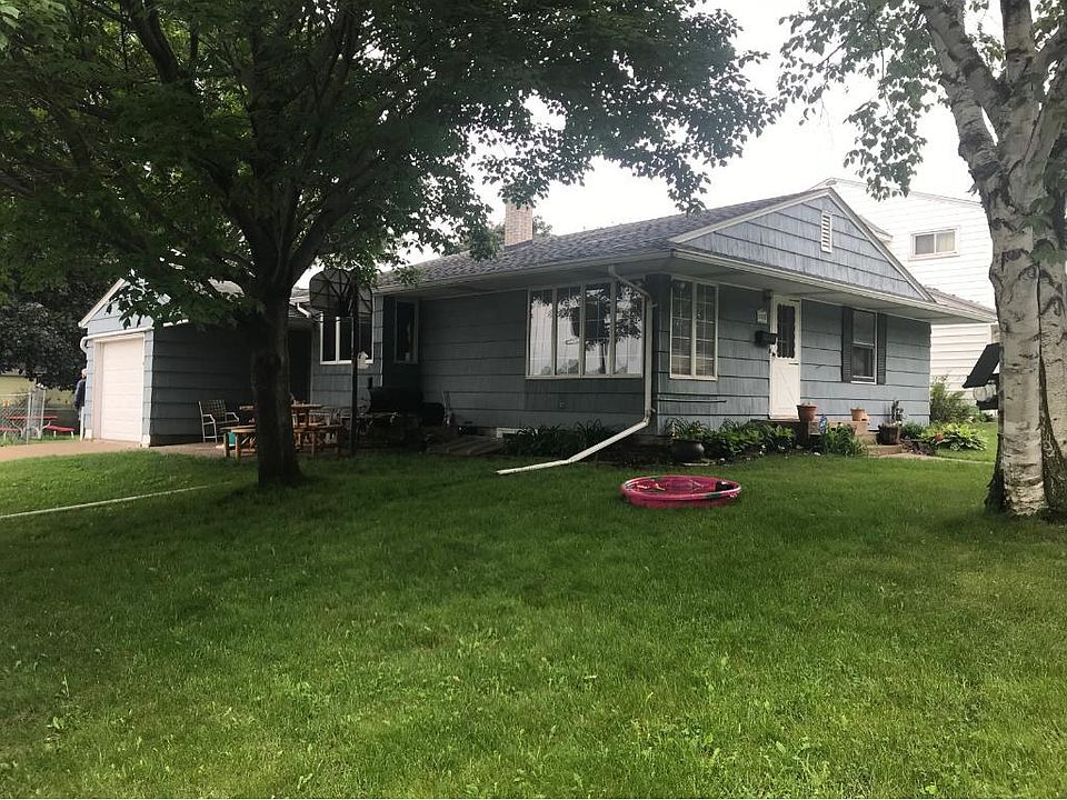 1st image of 1066 Charlton St