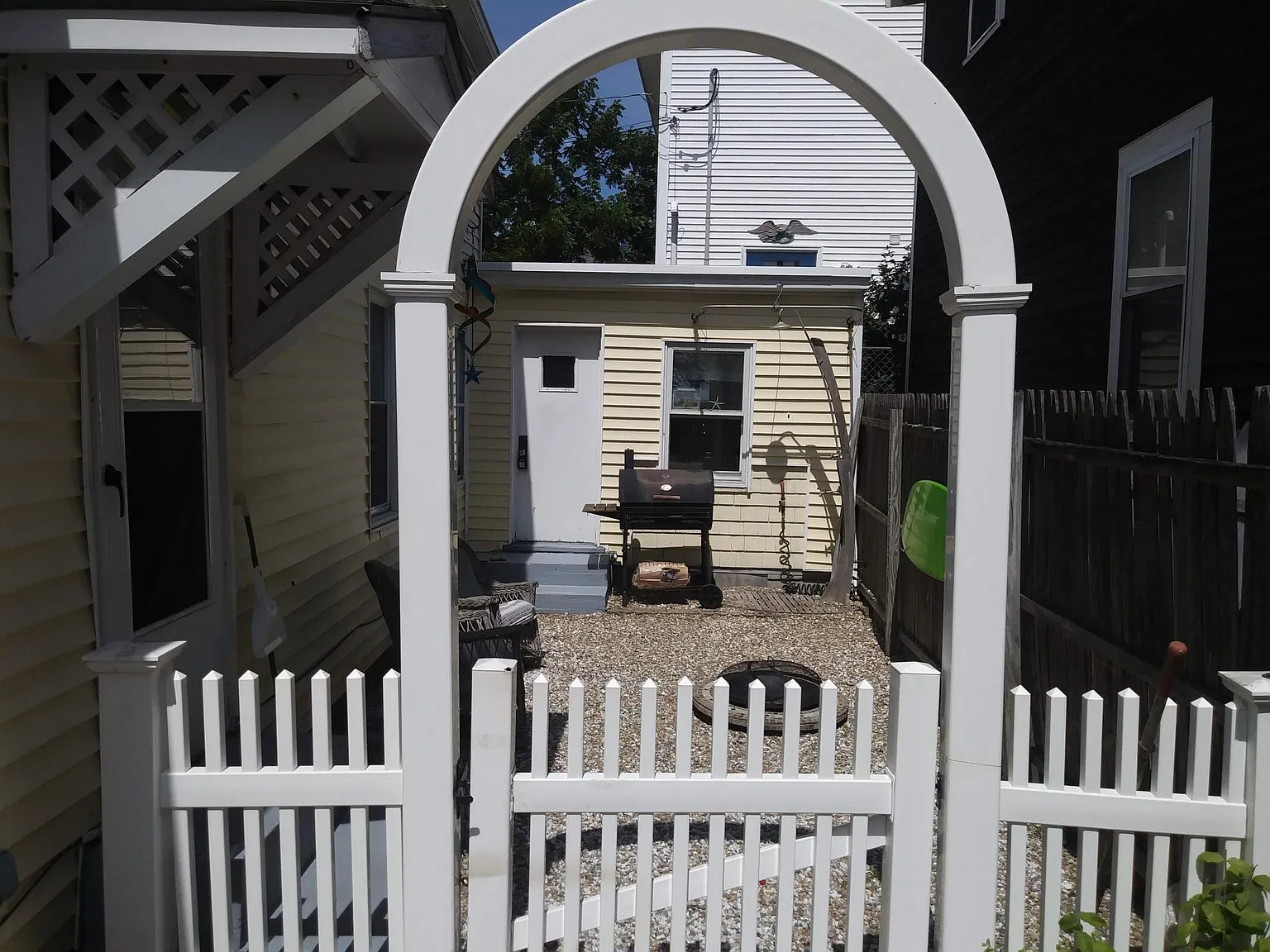 3 bed, 1112 sqft, $2,500 — Photo 3