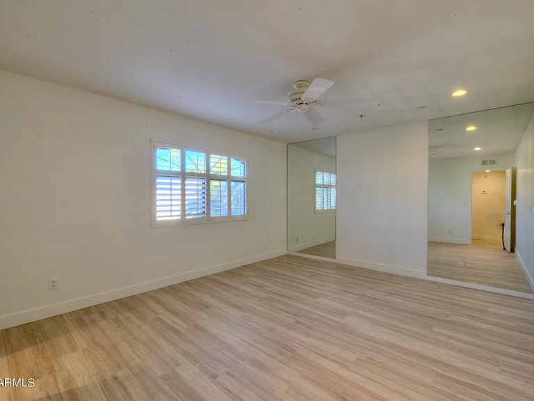 5104 N 32nd St #408 — Photo 8