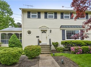 9903 Holmhurst Rd, Bethesda, MD 20817