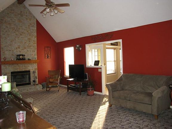 5th image of 1004 Hereford Dr