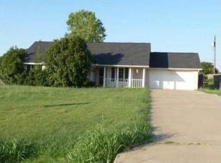 825 Amon Trl, Azle, TX 76020