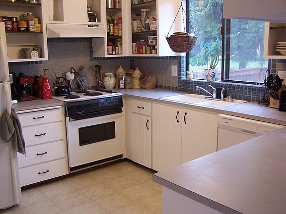 5th image of 14622 Meadows Ct E