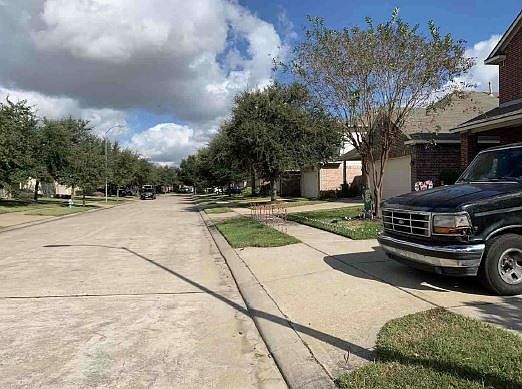 Exterior Neighborhood (street photo)