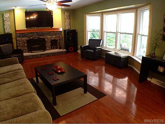 4th image of 8388 Bridlewood Dr