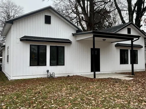 207 E Marshall St, Charleston, MO 63834