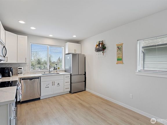 5th image of 9251 S Park Avenue