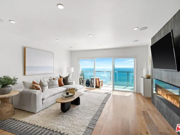 18147 Coastline Dr APT 8, Malibu, CA 90265