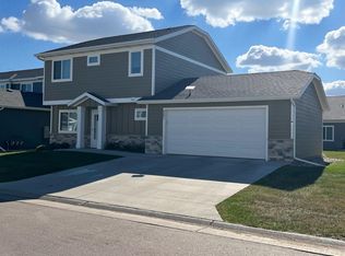 4501 E Whisper Ridge Pl, Place Sioux Falls, SD 57108