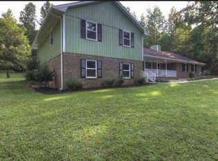 180 Farm Ln, Fayetteville, GA 30214