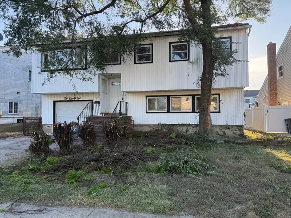 292 Westside Ave, Freeport, NY 11520