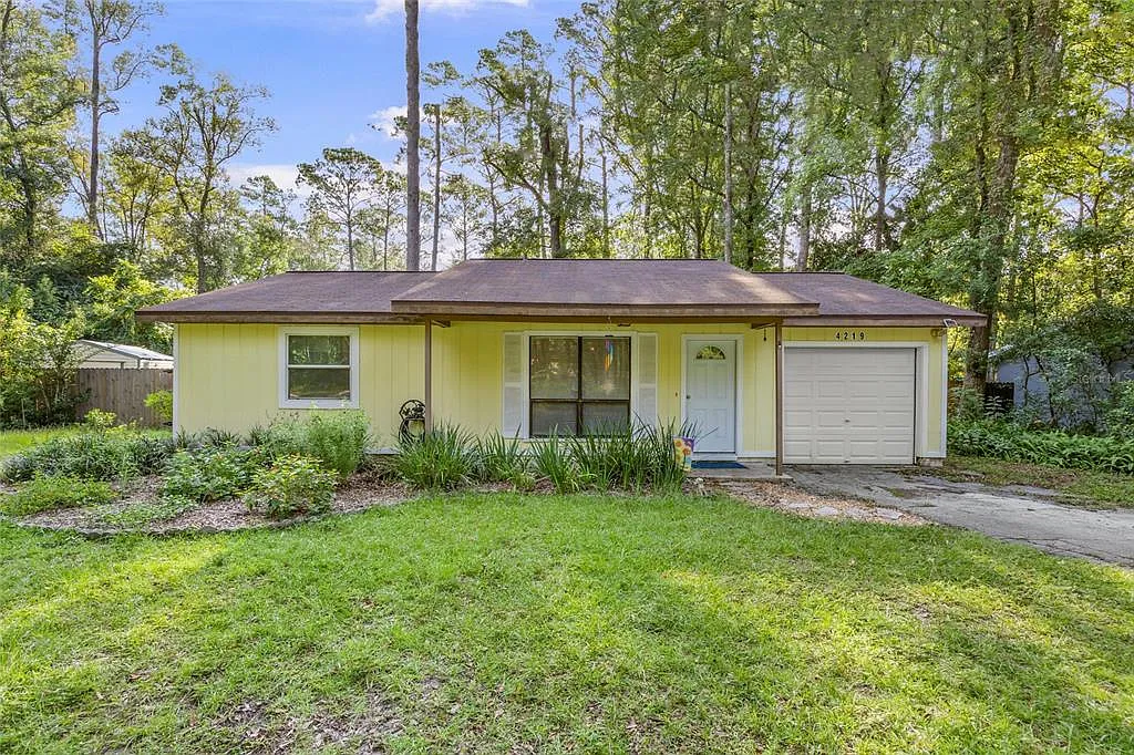3 bed, 2.0 bath, 1245 sqft, $2,200 — Photo 1