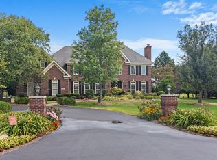 5N475 W Lakeview Cir, St Charles, IL 60175