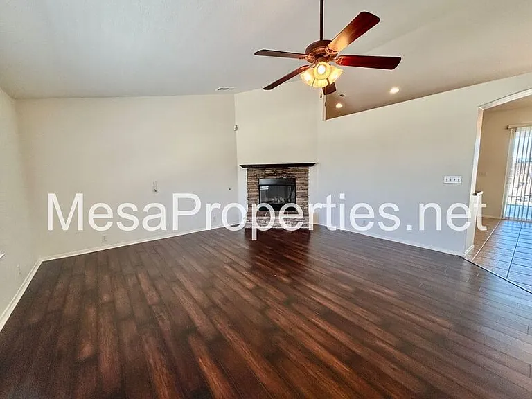 21172 Cabernet Ln — Photo 3