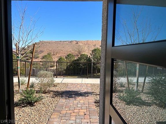 5th image of 76 Kimberlite Dr
