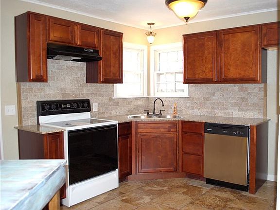 5th image of 1312 Downing St