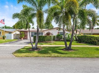 5501 Hayes St, Hollywood, FL 33021