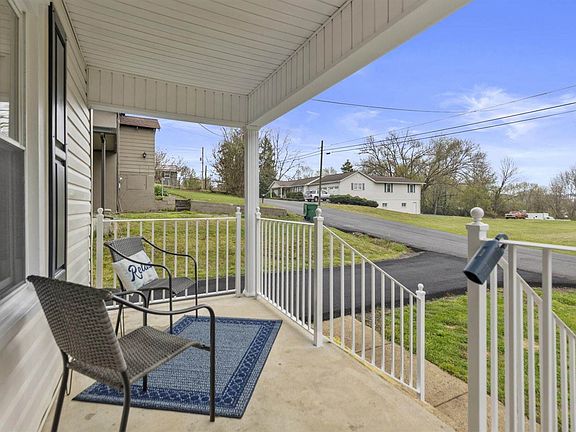 2nd image of 1446 Leeland Dr