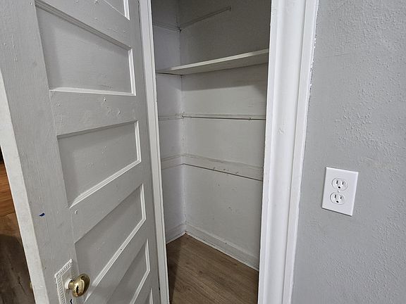 5th image of 4304 S Compton Ave #B