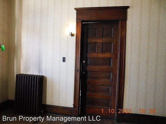 3rd image of 1415 Laurel Ave APT 25
