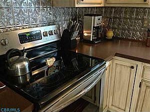 3rd image of 8731 Winnetka Ct
