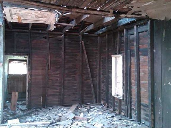 3rd image of 129 W Dison Ave