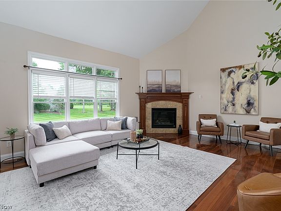 5th image of 1044 Glendalough Dr