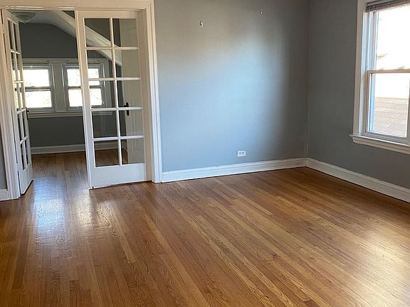 3rd image of 5041 W Wrightwood Ave #2