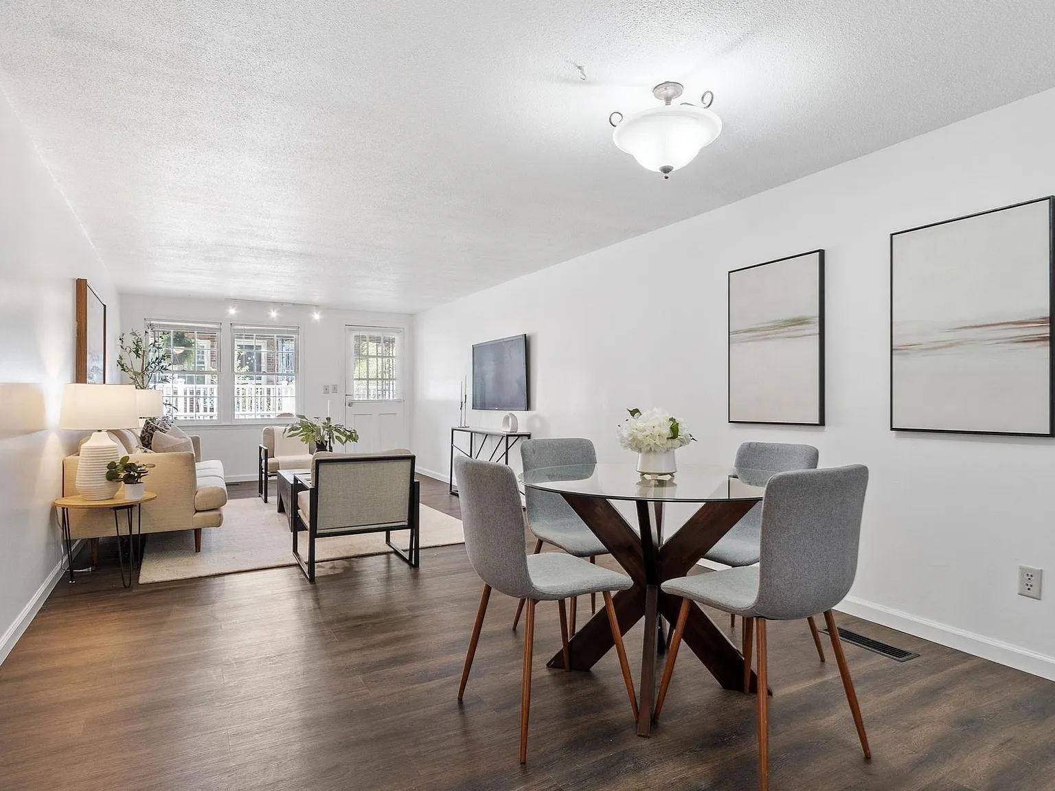 2 bed, 2.0 bath, 1000 sqft, $2,500 — Photo 3