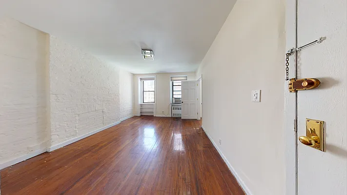 Rented by Bond New York | media 10