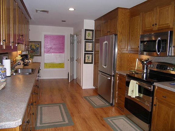 5th image of 52 Lakeview Ave #19