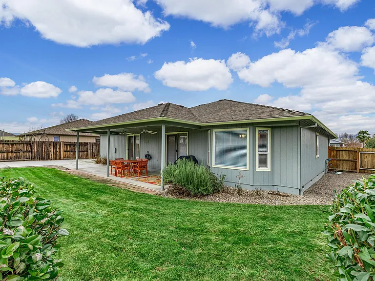 2327 Jeremy St — Photo 33