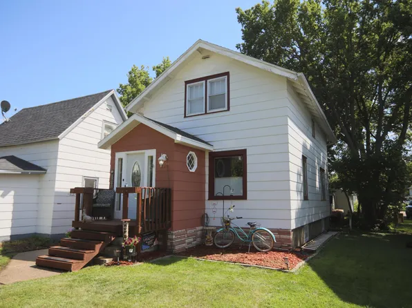 220 3rd Ave NE, Aberdeen, SD 57401