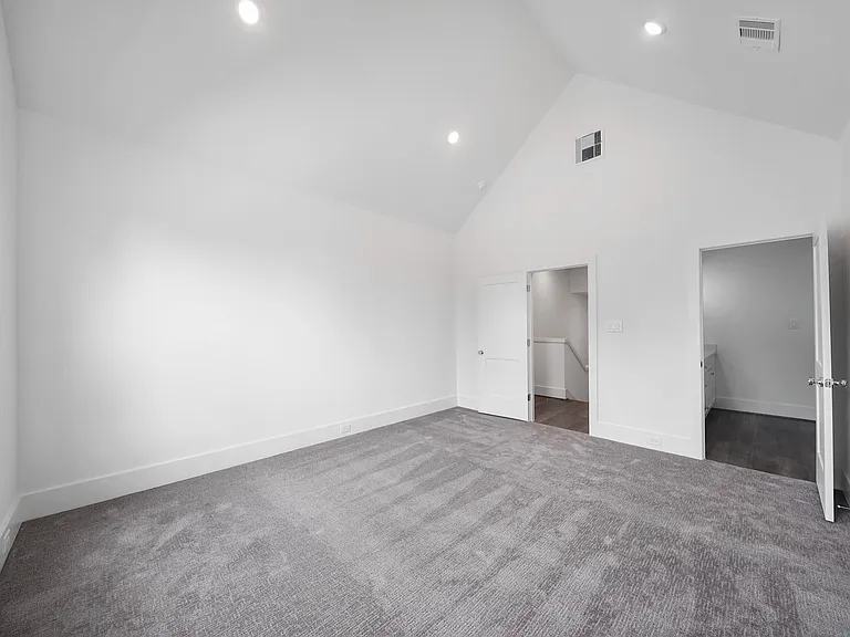 7504 Carver Rd #D — Photo 11