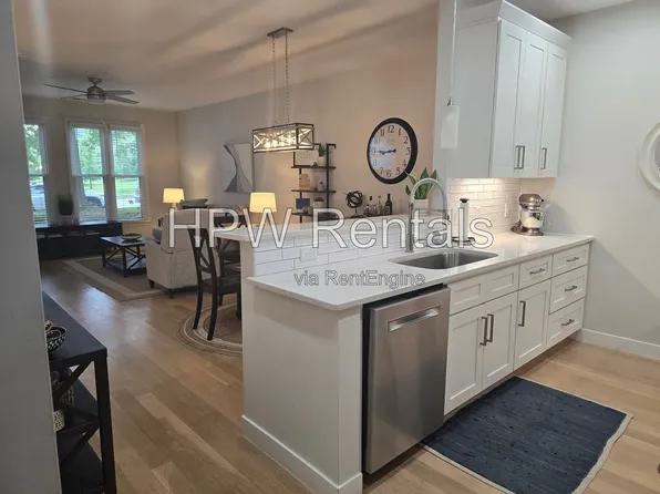1066 Washington St Unit 102, Raleigh, NC 27605