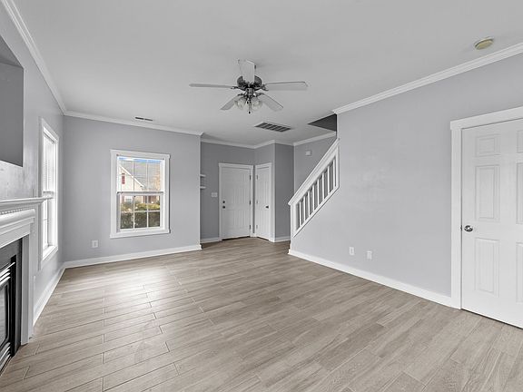 4th image of 4221 Bay Rum Ln