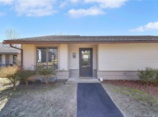 6 Sycamore Dr APT C, Mansfield, CT 06268