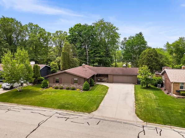 231 Crestwood DRIVE, Sheboygan Falls, WI 53085
